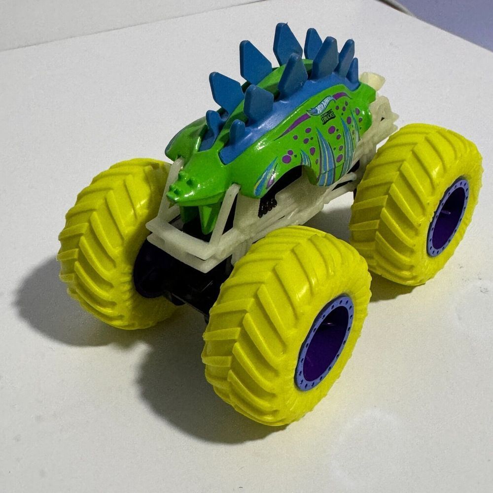 Hot Wheels Glow in The Dark Motosaurus Monster Truck 1:64 Die Cast